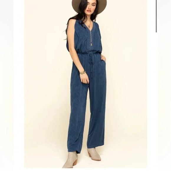 Ariat Blue Jumpsuit Sleevless VNeck Top Size Large - Picture 3 of 16